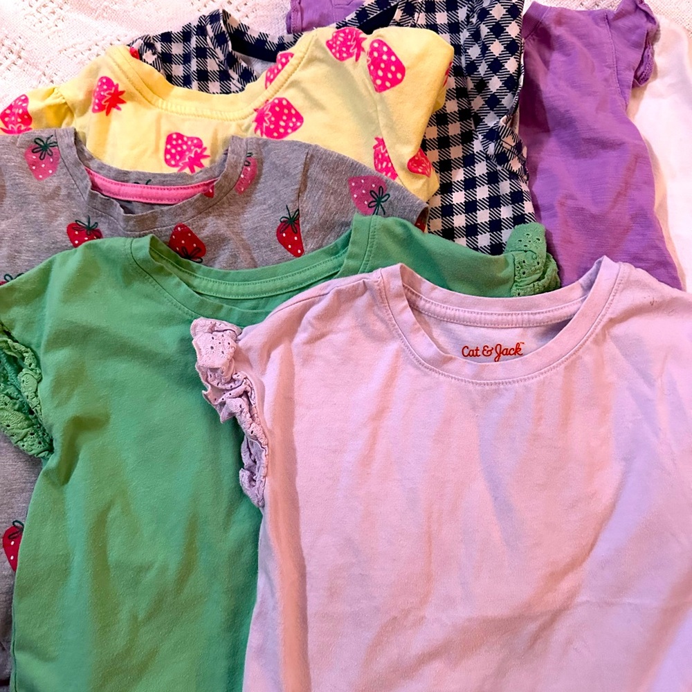 7 short sleeve t shirts. Cat and jack, primary 4T